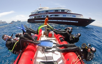 Zodiac Cassiopeia szafari hajó